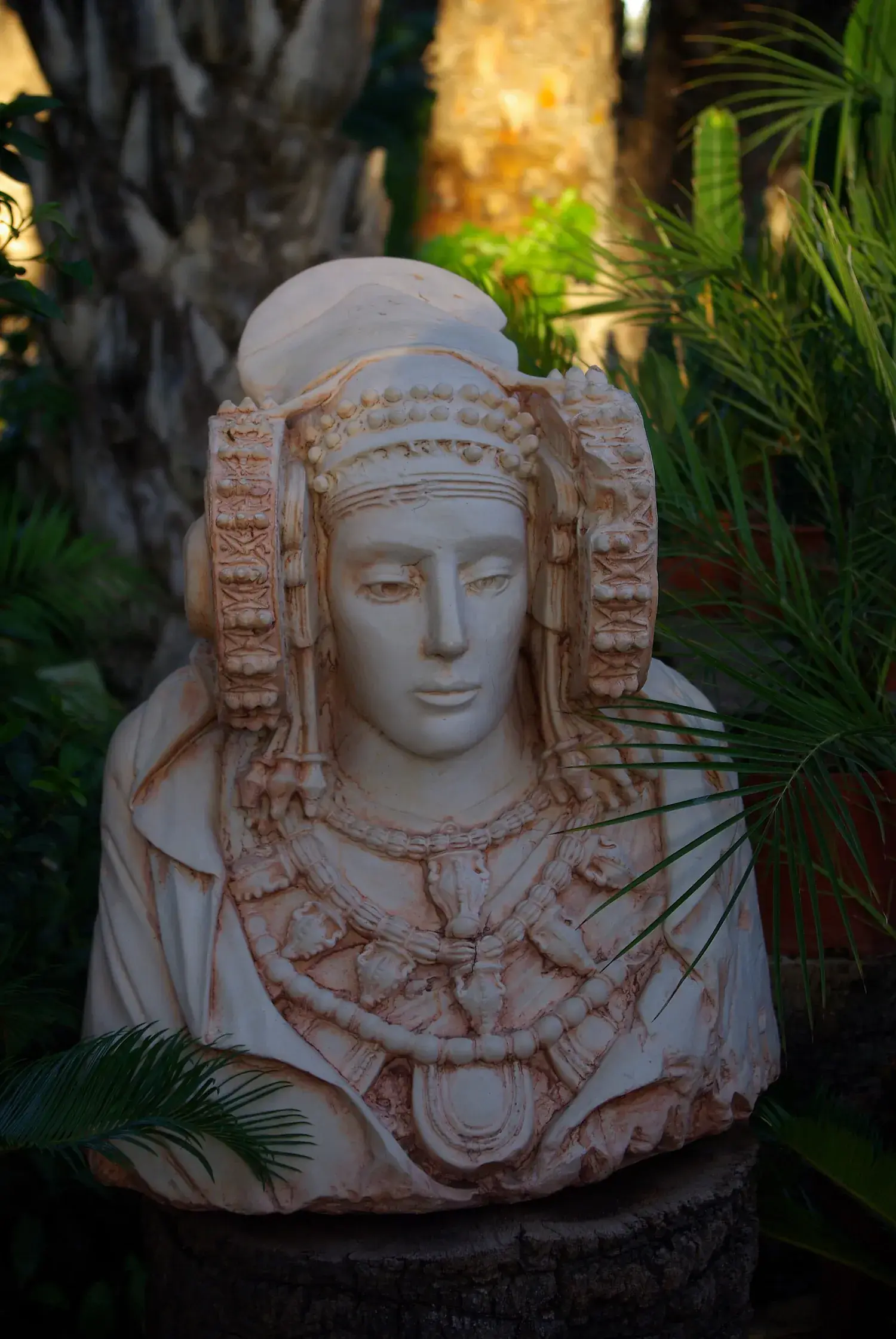 Réplique du buste de la Dame d’Elche exposée au Huerto del Cura
